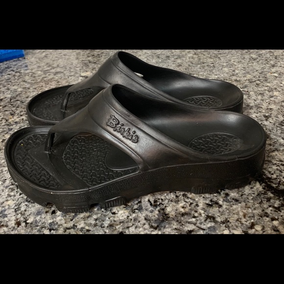 NEW Birki’s Thong Sandal Waterproof Support Black